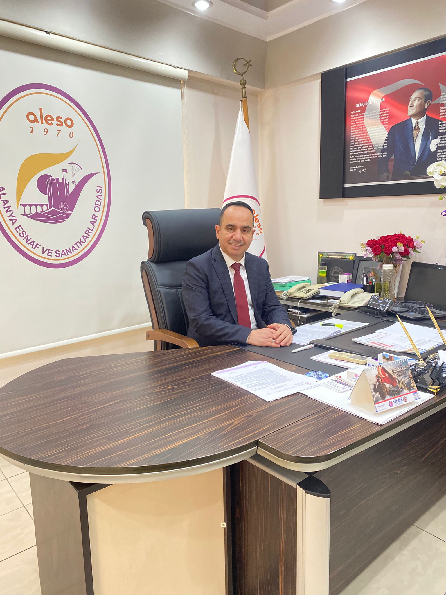 KİRALIK İLANLARI KALBİMİZİ BURKUYOR: ALANYA ESNAFI MÜJDE BEKLİYOR